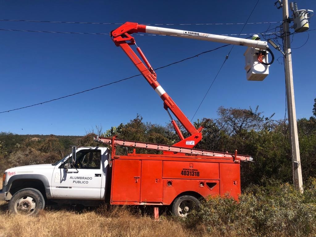 Alumbrado Público da mantenimiento a redes eléctricas en comunidades rurales