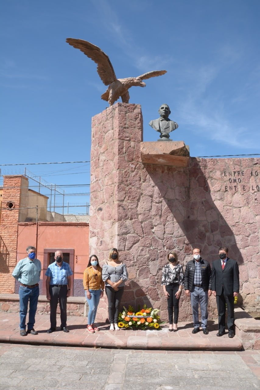Conmemoran 216 aniversario del natalicio de Benito Juárez García