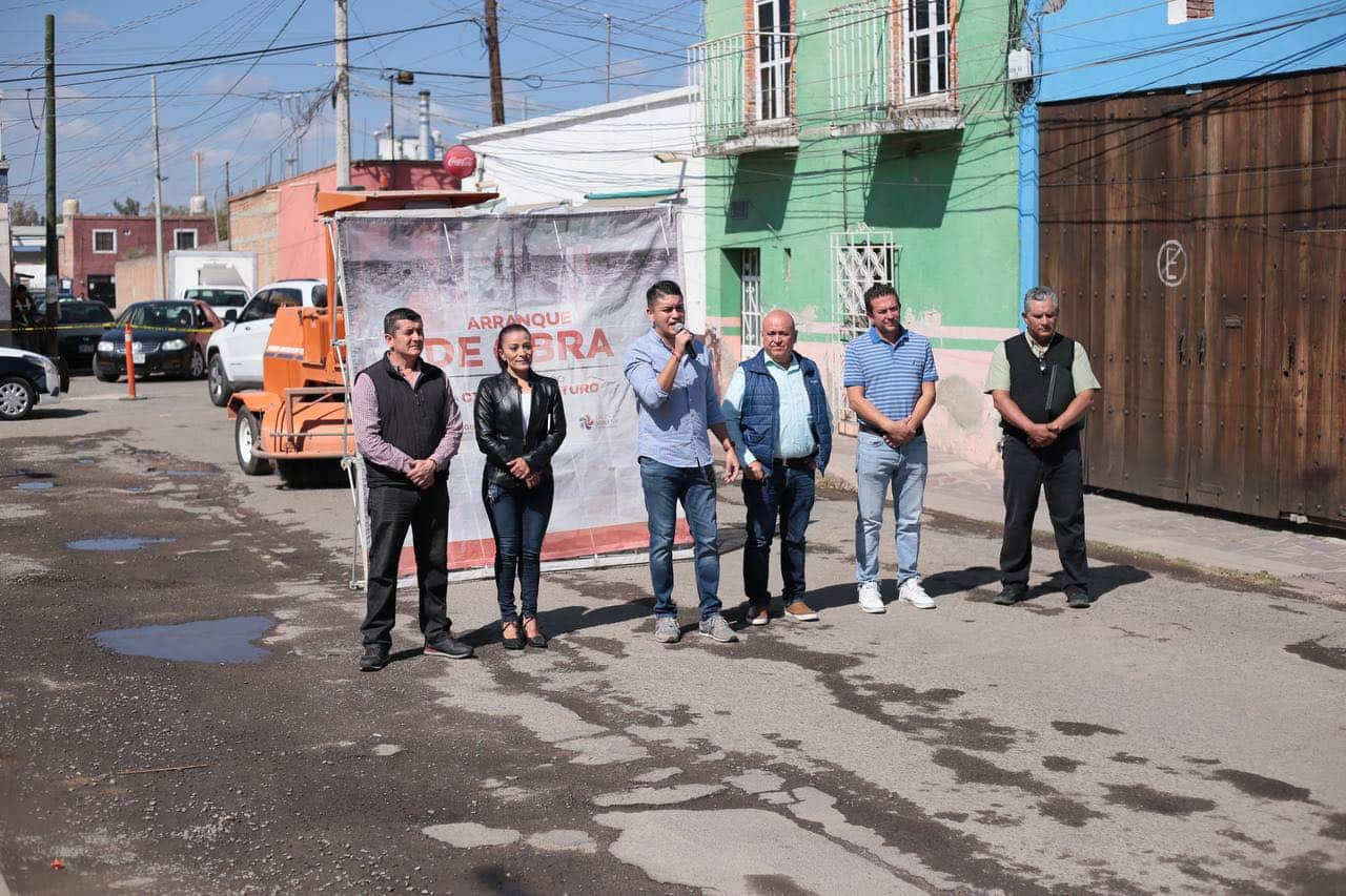 Inicia pavimentación de circuito vial en Pueblo de Moya